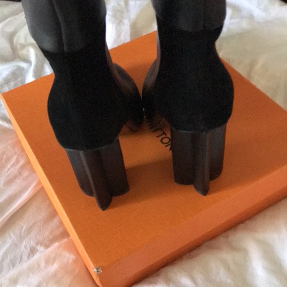 Louis Vuitton Artsy Boots - Picture 4 of 6